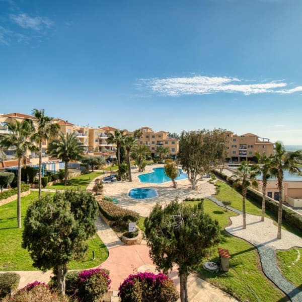 Queen Gardens R 313 5