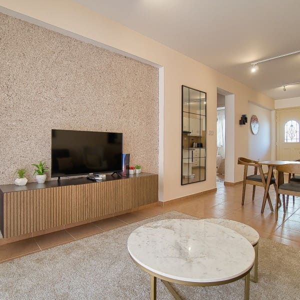 Queens Gardens 212 4